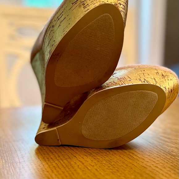 Gold platforms tan cotton fabric with gold - Picture 7 of 7